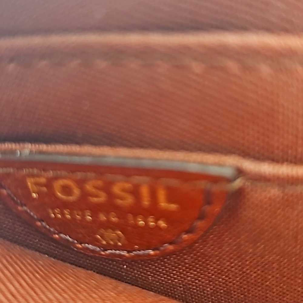 FOSSIL Phone Case - Picture 7 of 7